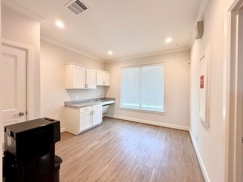 More Photos Of 8951 Collin McKinney Pky, McKinney Medical For Lease