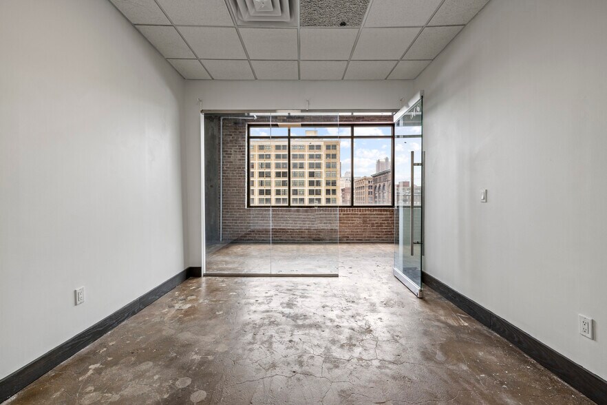 More Photos Of 1409 Washington Ave, Saint Louis Office For Sale