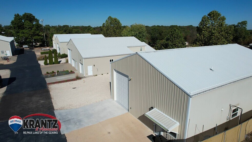 Primary Photo Of 202 Hemi Ln, Gravois Mills Specialty For Sale