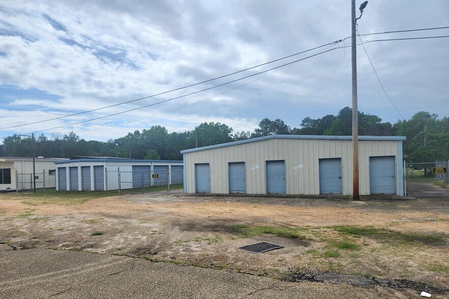 More Photos Of 7829 U S Highway 11, Lumberton Self Storage For Sale