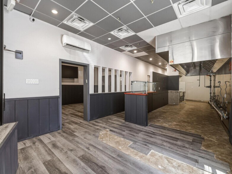 Primary Photo Of 225 95th St, Surfside Storefront For Lease