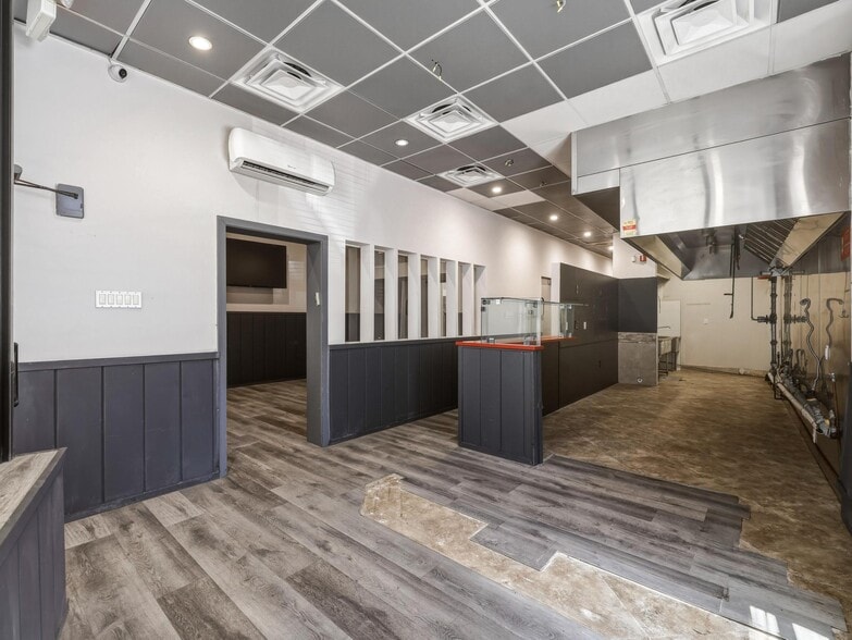 More Photos Of 225 95th St, Surfside Storefront For Lease