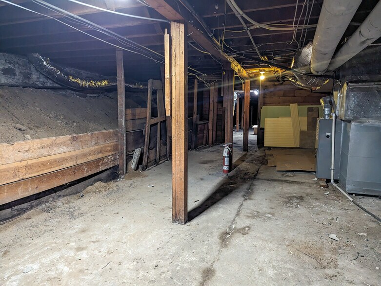 More Photos Of 1112 Adams Ave, La Grande Storefront Retail Office For Sale