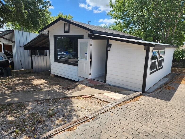 More Photos Of 5401 S Congress Ave, Austin Auto Dealership For Sale
