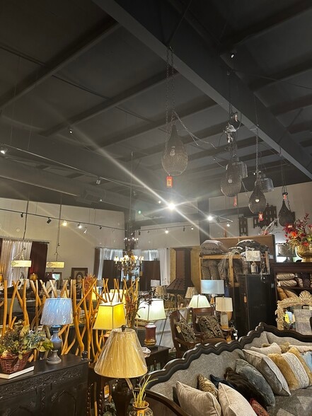 More Photos Of 736 N Andover Rd, Andover Storefront For Sale