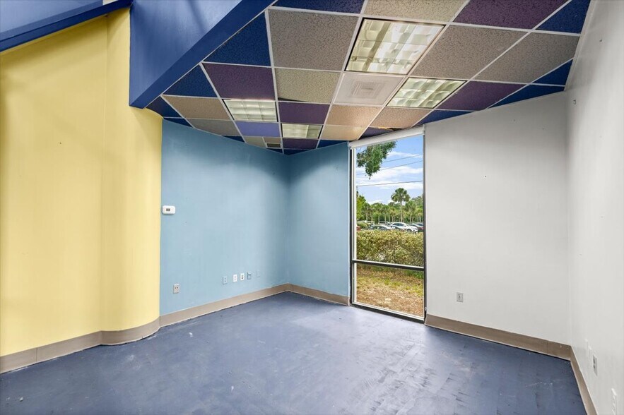 More Photos Of 128 E Granada Blvd, Ormond Beach Medical For Sale