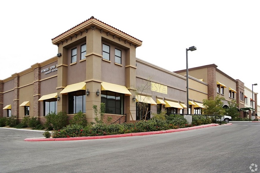 More Photos Of 670 S Green Valley Pky, Henderson Storefront Retail Office For Lease