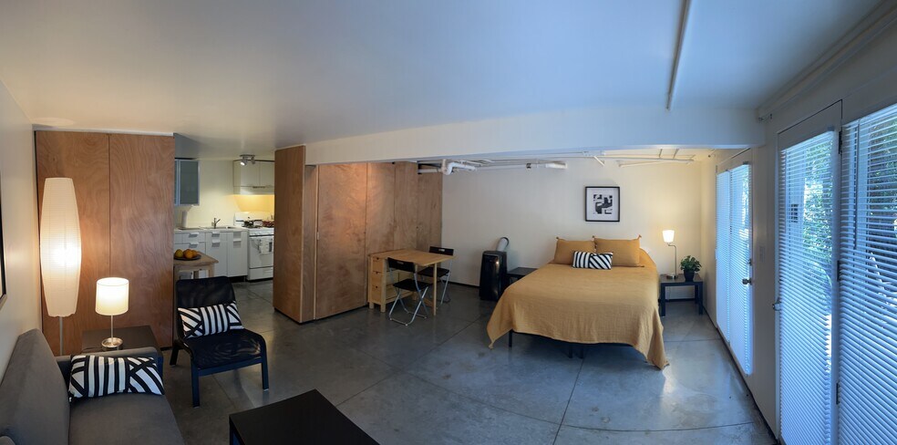 More Photos Of 221 E 56th St, Savannah Apartments For Sale