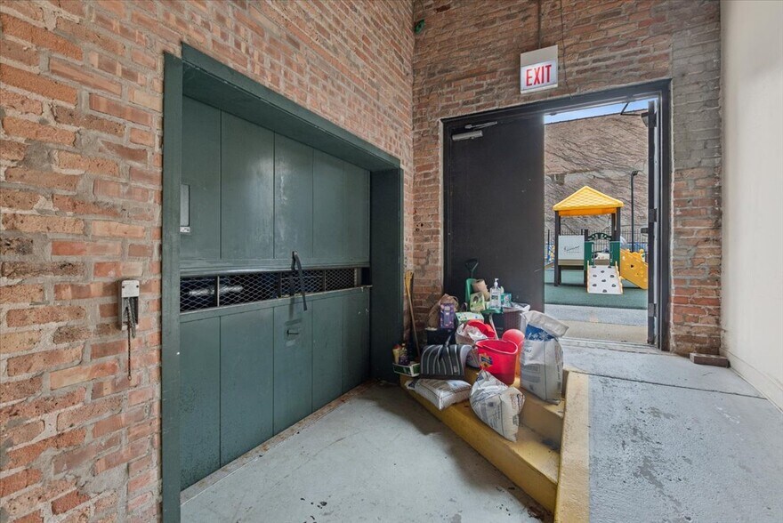 More Photos Of 1455 S Michigan Ave, Chicago Office For Sale