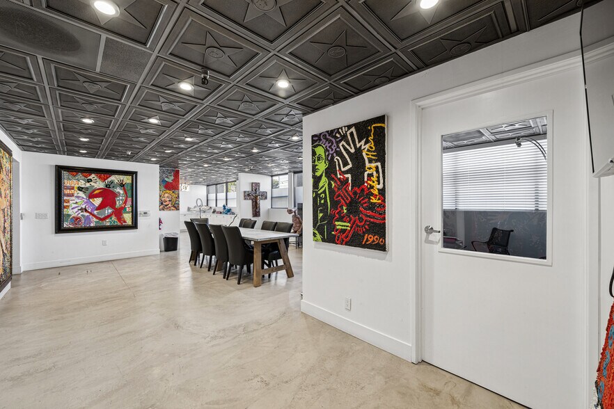 More Photos Of 1001 S Victory Blvd, Burbank Warehouse For Lease