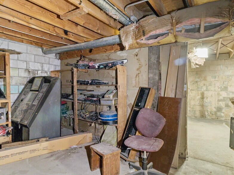 More Photos Of 1015 Chestnut St, Carlin Convenience Store For Sale