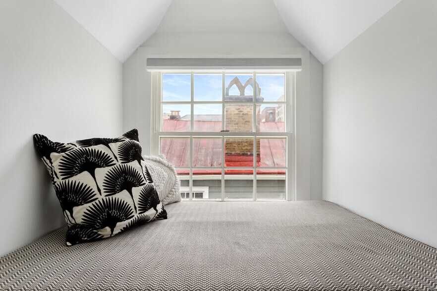 More Photos Of 184 Ashley Ave, Charleston Specialty For Sale