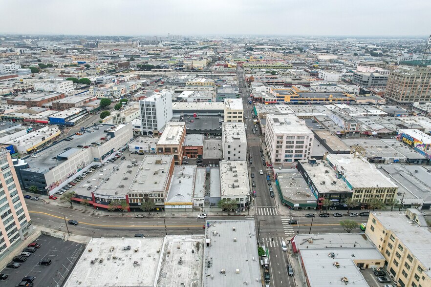 More Photos Of 1048-1050 S Los Angeles St, Los Angeles Storefront Retail Office For Sale