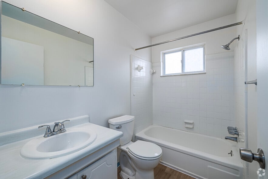 More Photos Of 6401 Middlebelt Rd, Garden City Apartments For Sale