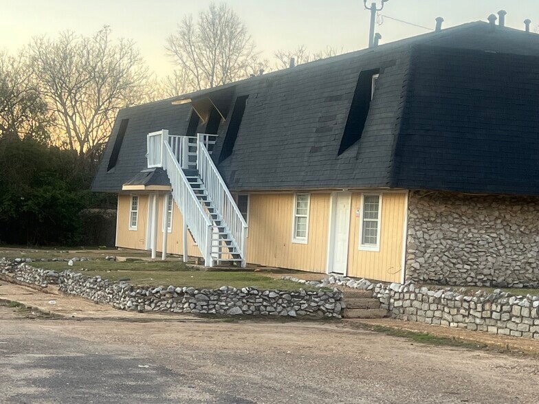 More Photos Of 2553 Lower Wetumpka Rd, Montgomery Apartments For Sale