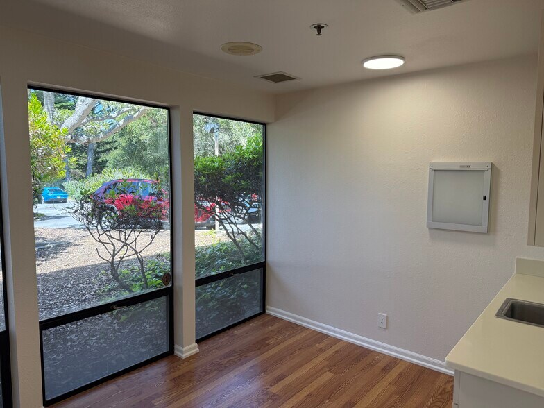 More Photos Of 337 El Dorado St, Monterey Office For Lease