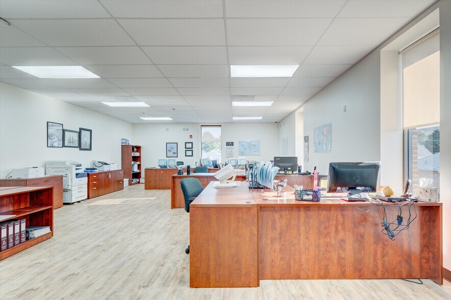 More Photos Of 207 N Main St, Boonsboro Office For Sale