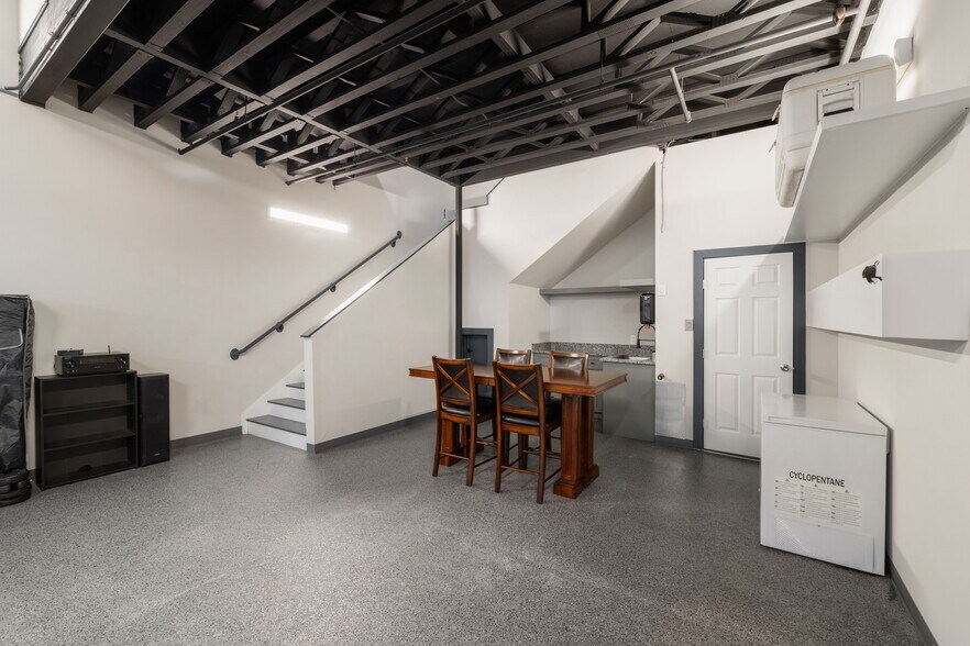 More Photos Of 1435 FM 1463 Rd, Katy Showroom For Sale