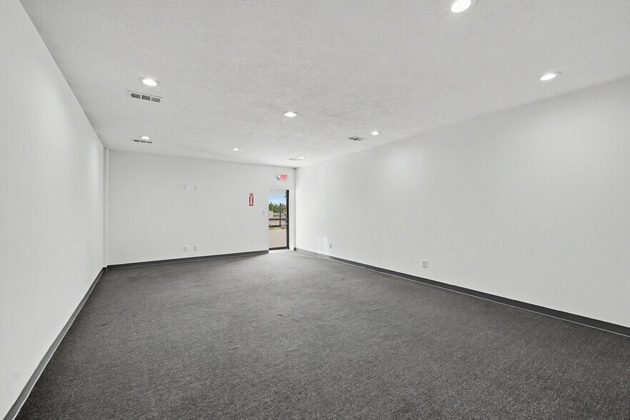 More Photos Of 4201 Langley Rd, Houston Warehouse For Lease