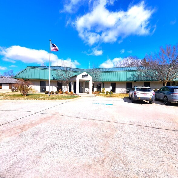 Primary Photo Of 817 NE 63rd St, Oklahoma City Office For Sale