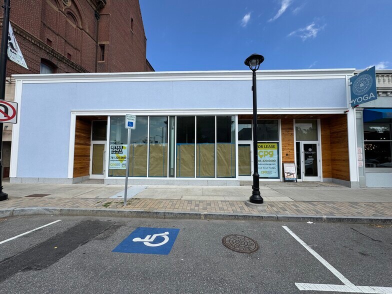 Primary Photo Of 304-306 Walnut St, Newton General Retail For Lease