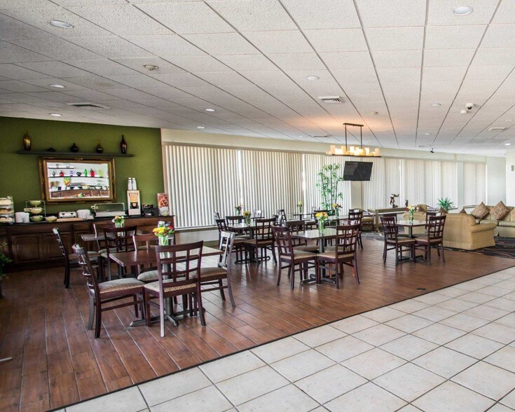 More Photos Of 6525 Us Highway 27 N, Sebring Hotel For Sale