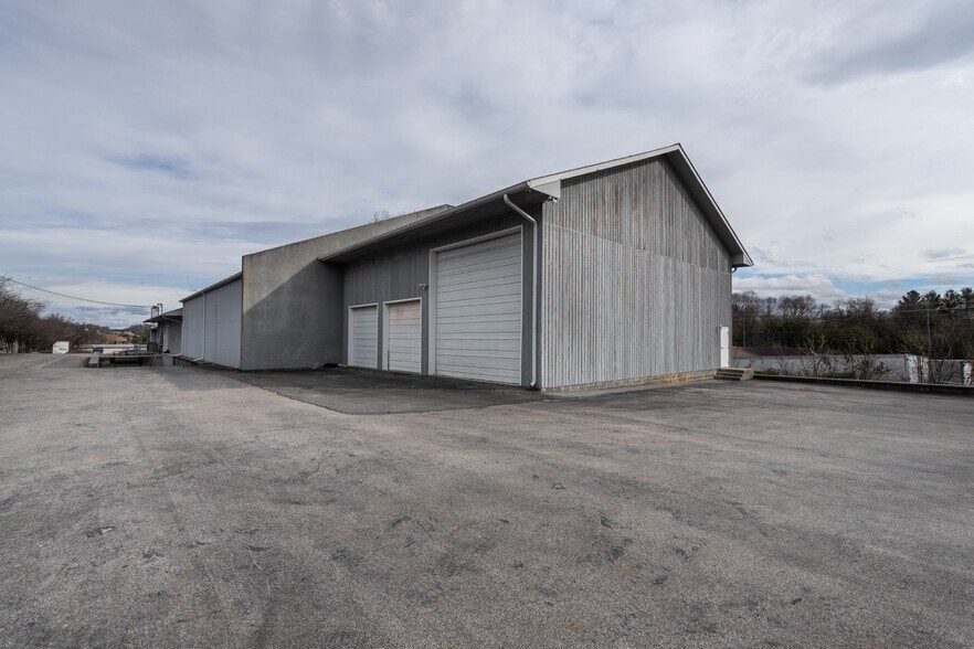 More Photos Of 4521 Bristol Hwy, Johnson City Refrigeration Cold Storage For Sale