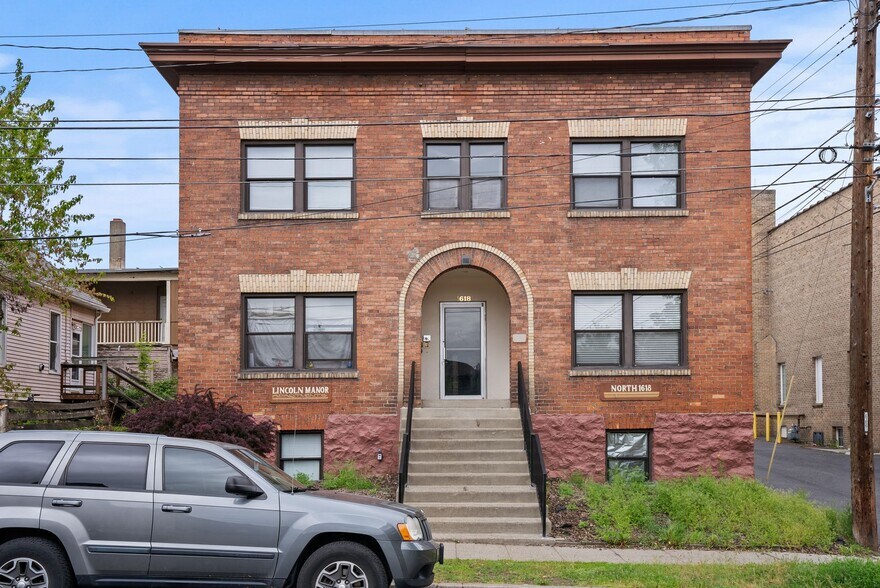 Primary Photo Of 1618 N Lincoln St, Spokane Apartments For Sale