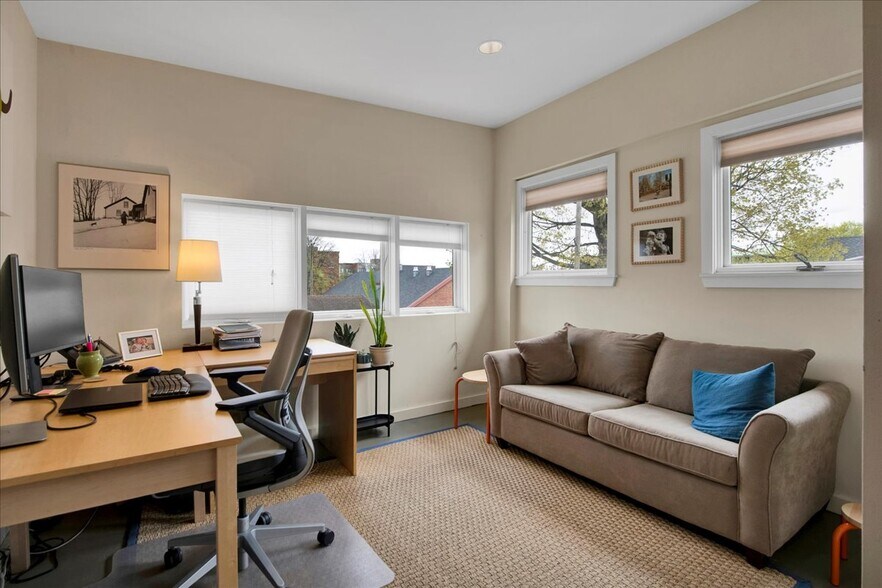 More Photos Of 87 College st, Burlington Office For Sale