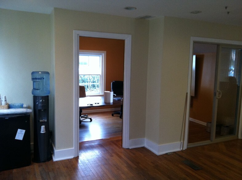 More Photos Of 507 E Iris Dr, Nashville Office For Lease