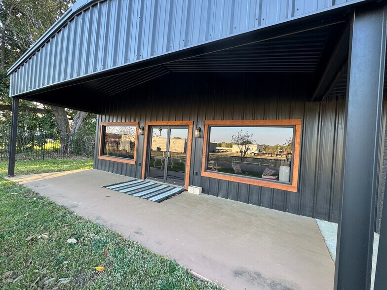 More Photos Of 213 N West St, Atlanta General Retail For Sale
