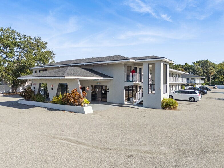More Photos Of 4643 W Irlo Bronson Memorial Hwy, Kissimmee Hotel For Sale