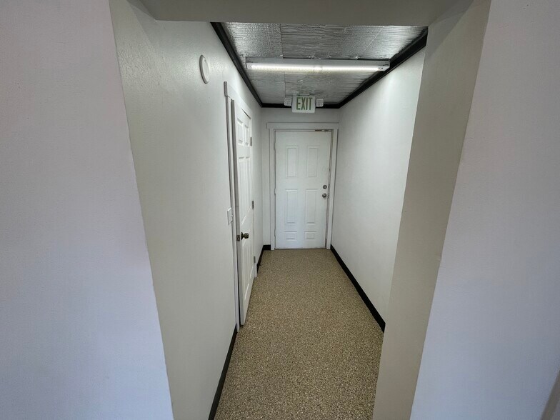 More Photos Of 2328 N 32nd St, Phoenix Storefront For Lease