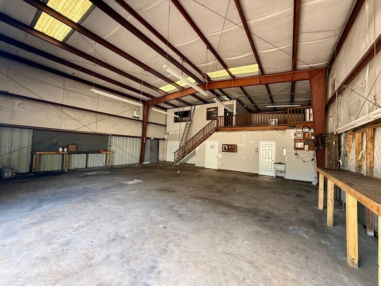 More Photos Of 2390 E International Speedway Blvd, Deland Freestanding For Lease