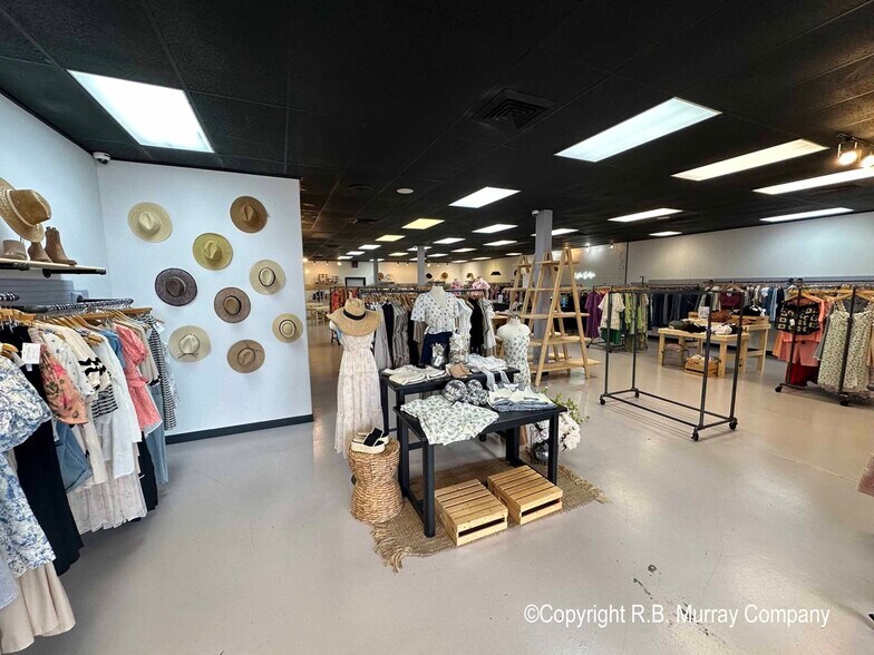 More Photos Of 1324-1326 E. Battlefield, Springfield General Retail For Lease