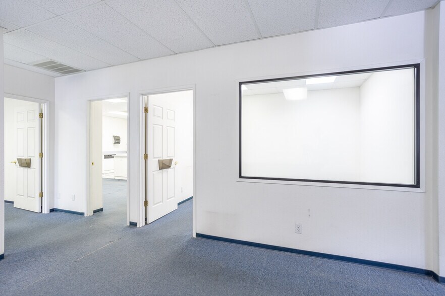 More Photos Of 1455 South St, Redding Flex For Sale