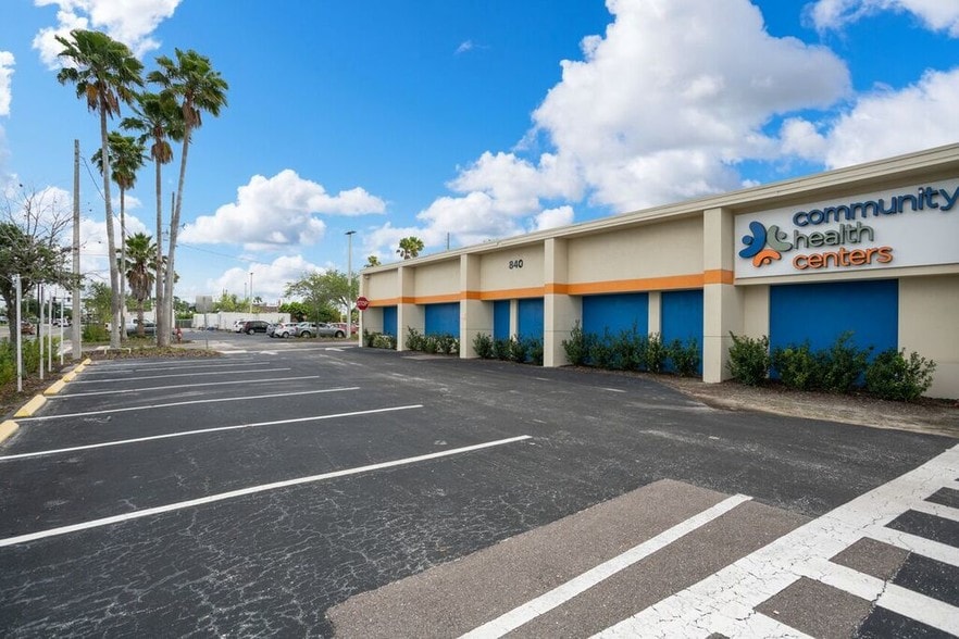 More Photos Of 800-840 Mercy Dr, Orlando Medical For Lease