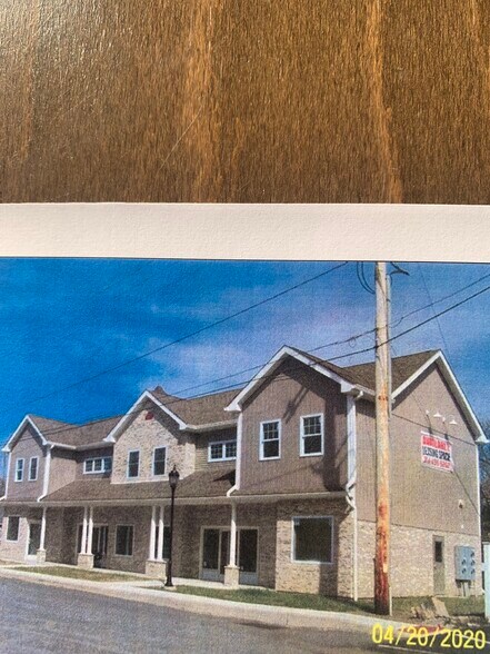 More Photos Of 103 2nd st, Gardiner Storefront For Lease