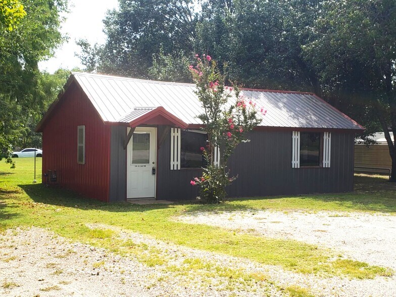 More Photos Of 306 Easton St. St, Allen Office Residential For Sale