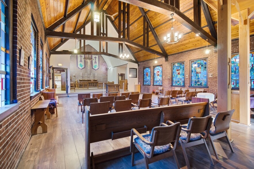 More Photos Of 6240 N Avondale Ave, Chicago Specialty For Sale