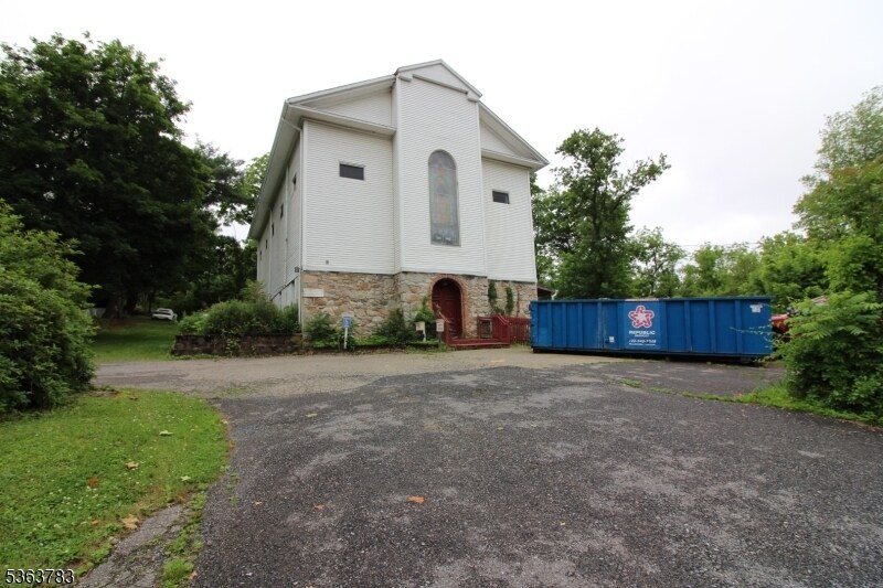 More Photos Of 16 Hampton Rd, Glen Gardner Flex For Sale