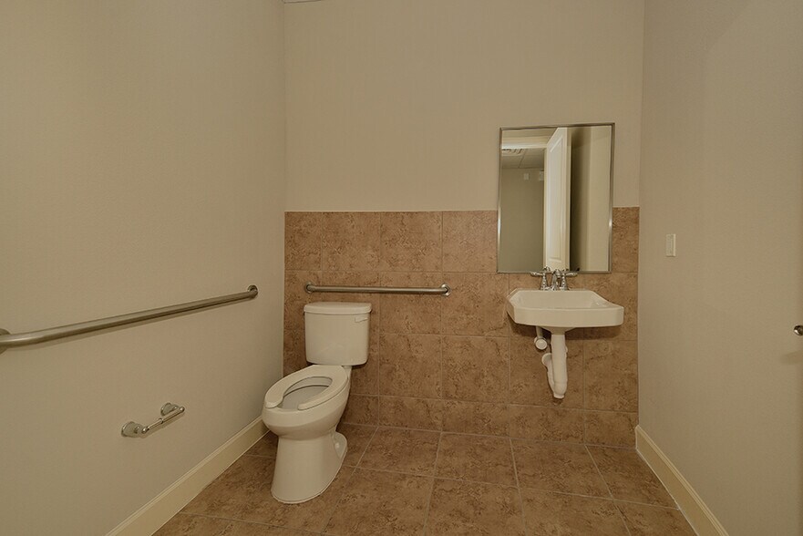 More Photos Of 2219 Sawdust Rd, The Woodlands Office For Sale