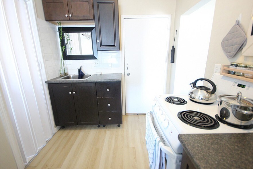 More Photos Of 2163-2167 Dundas St, Vancouver Apartments For Sale