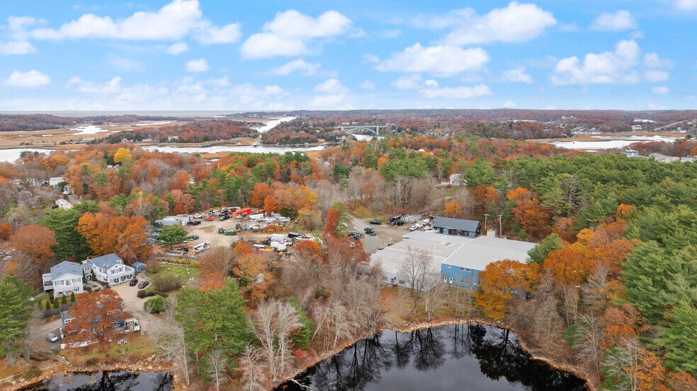 More Photos Of 10 Fernwood Lake Ave, Gloucester Warehouse For Lease