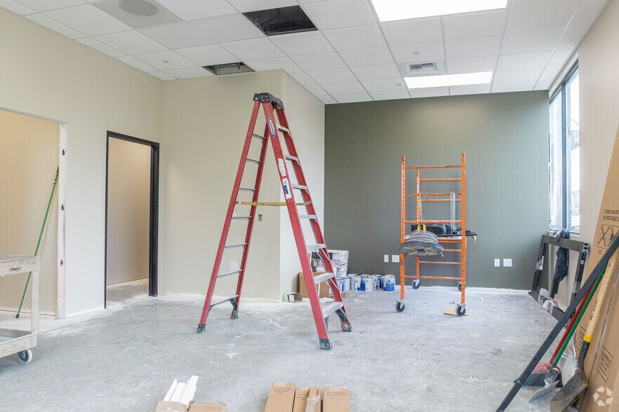 More Photos Of 1280 N Bayshore Dr, Coos Bay General Retail For Lease