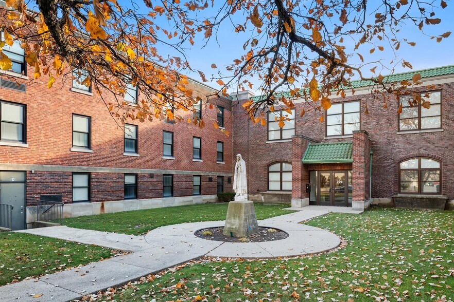 More Photos Of 795 Center St, Des Plaines Religious Facility For Sale