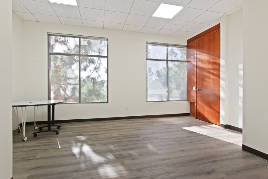 More Photos Of 18 Truman, Irvine Office For Lease
