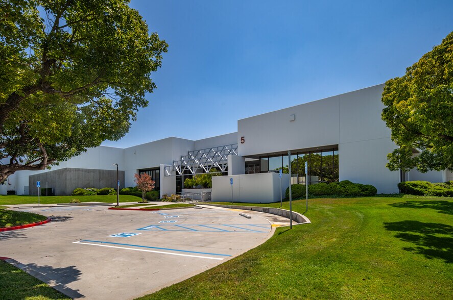 More Photos Of 5 Marconi, Irvine Manufacturing For Lease