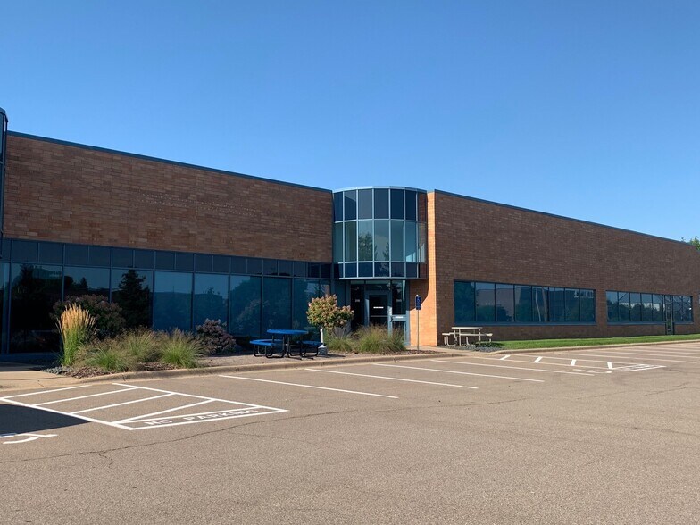 More Photos Of 9555 James Ave S, Bloomington Light Distribution For Lease