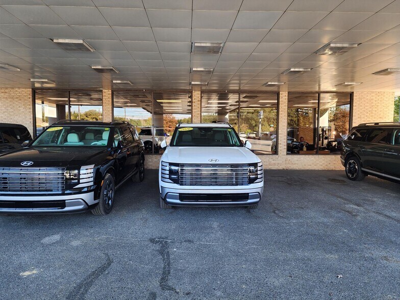 More Photos Of 2934 Valley Ave, Winchester Auto Dealership For Lease